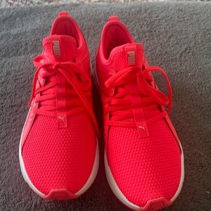 Hot pink Puma soft foam sneakers